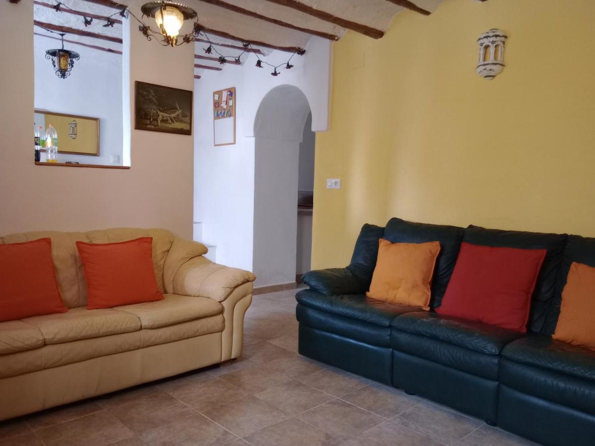 Casa En La Plaza, Hinojares - Ideal For Exploring The Area ภายนอก รูปภาพ