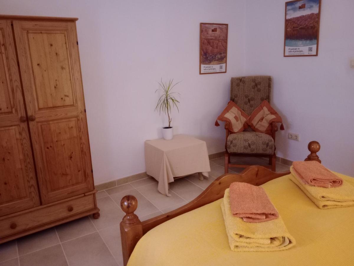 Casa En La Plaza, Hinojares - Ideal For Exploring The Area ภายนอก รูปภาพ